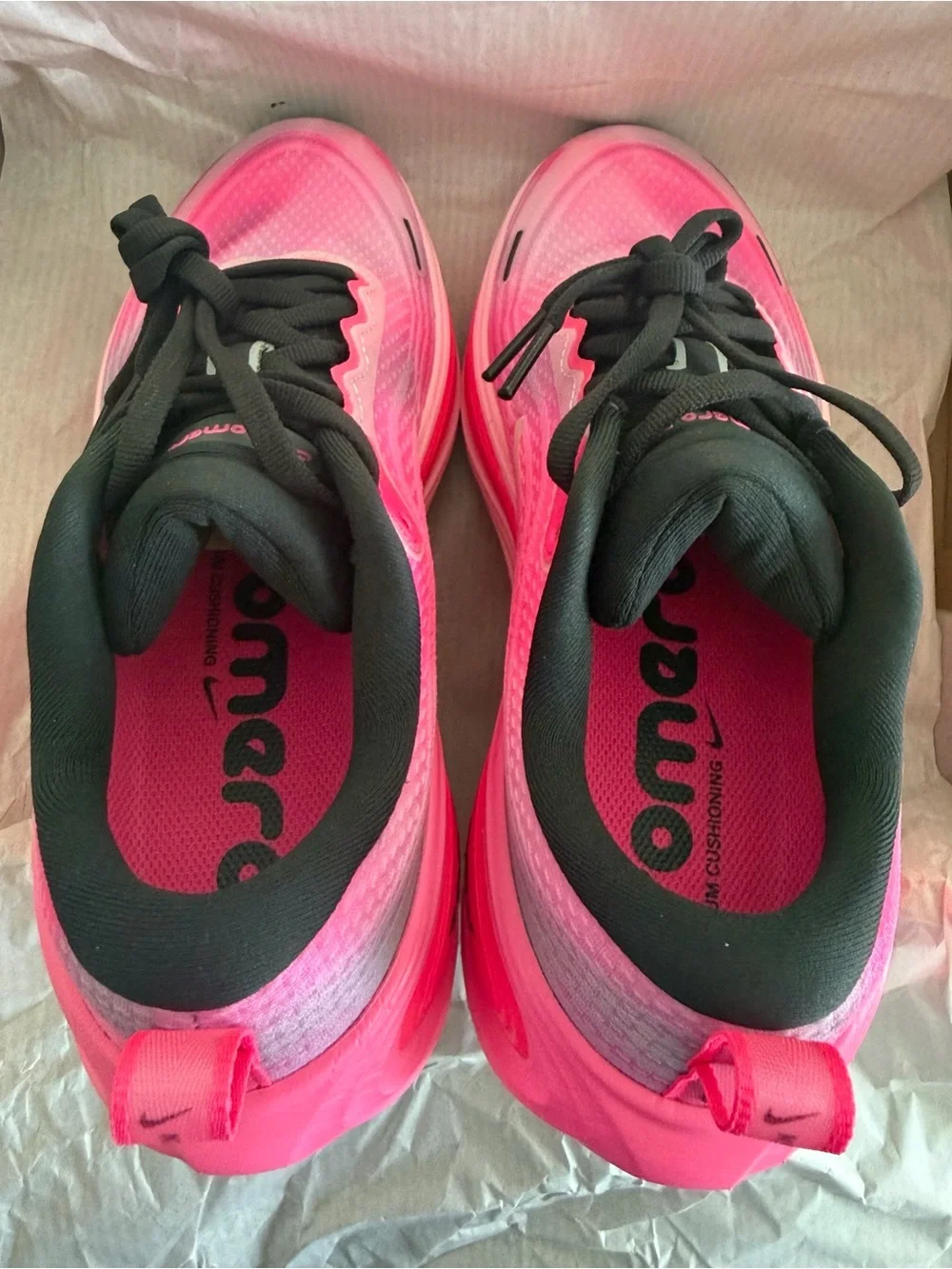 NIB! Nike Vomero Plus Running Shoes Sneakers Pearl Pink / Summit White MSRP $180